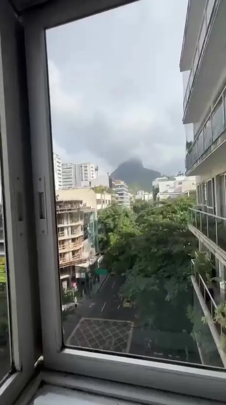 Av. General San Martin, Leblon, 125 m² — vista da varanda para a Pedra da Gávea