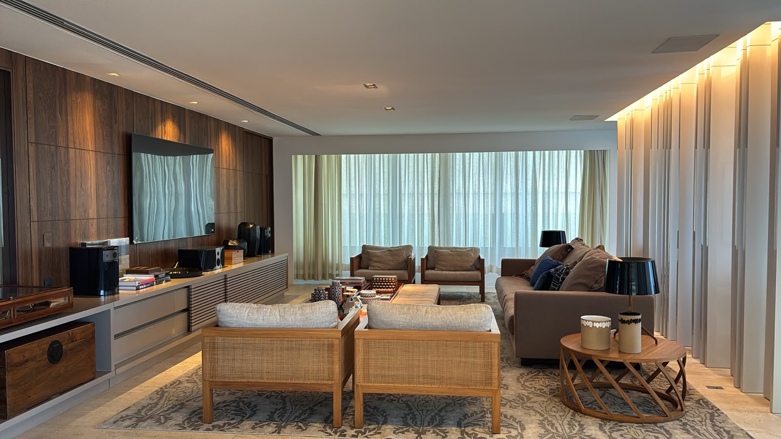 Sala de estar com home theater